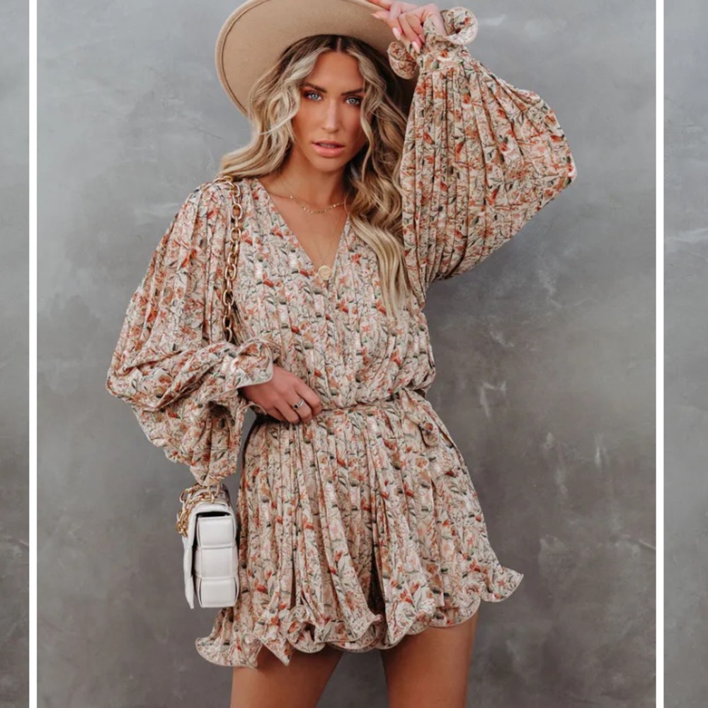Vici Floral Pleated Longsleeve Romper